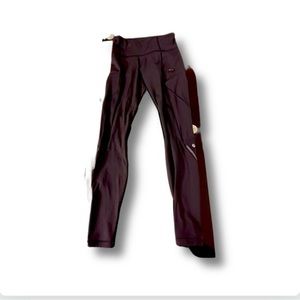 Lululemon athletics yoga pants with pockets & zippers size